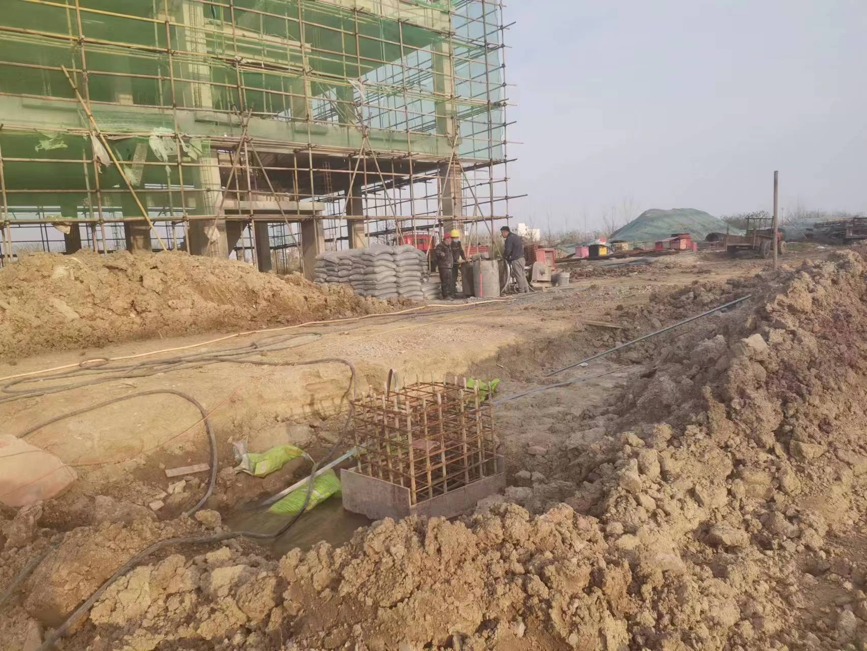 上安乡当桥梁出现裂缝的时候应该及时加固修补